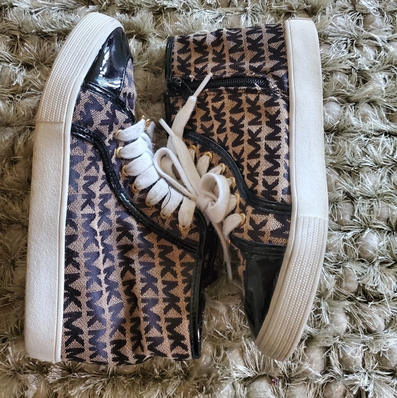 Child's Michael Kors Canvas Gold / black - Picture 2 of 5